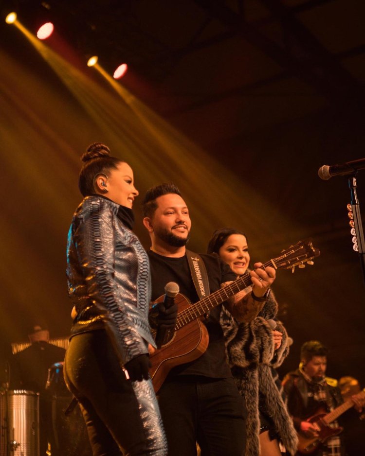 EXPLOSÃO NO SERTANEJO: Kadu Di Castro Conquista Top 100 do Spotify e  Celebra com Show Especial de Natal na Casa de Maiara e Maraisa. 